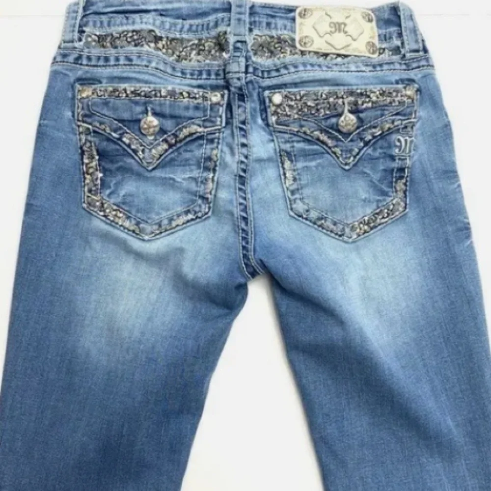 NEW Miss Me Women’s Denim Jeans Boot Mini Flare Size 26 Medium Wash Rhinestone - Picture 6 of 12